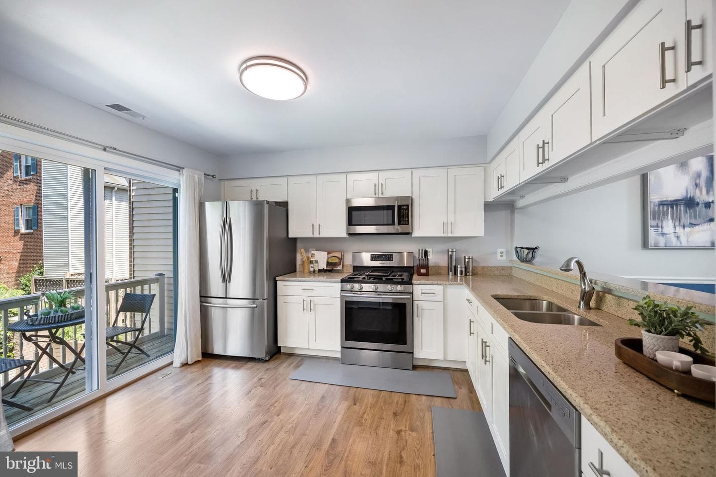 7595 Chrisland Cove photo 4