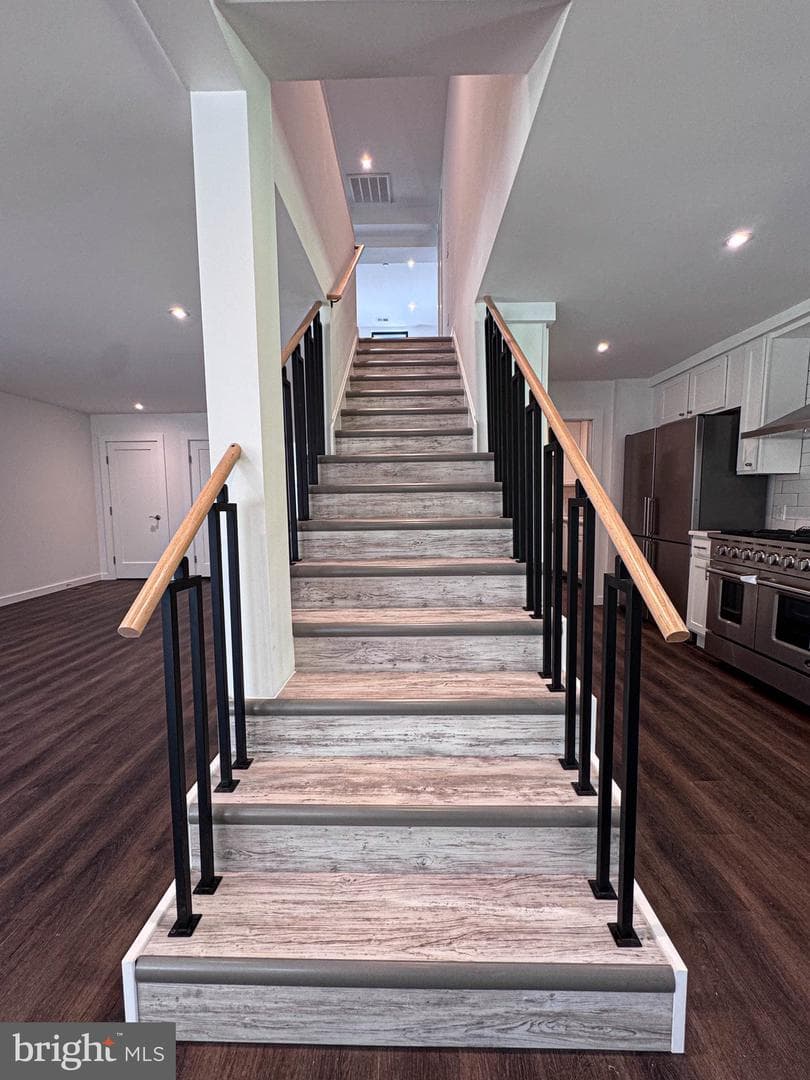 7405 Sportsman Drive photo 29