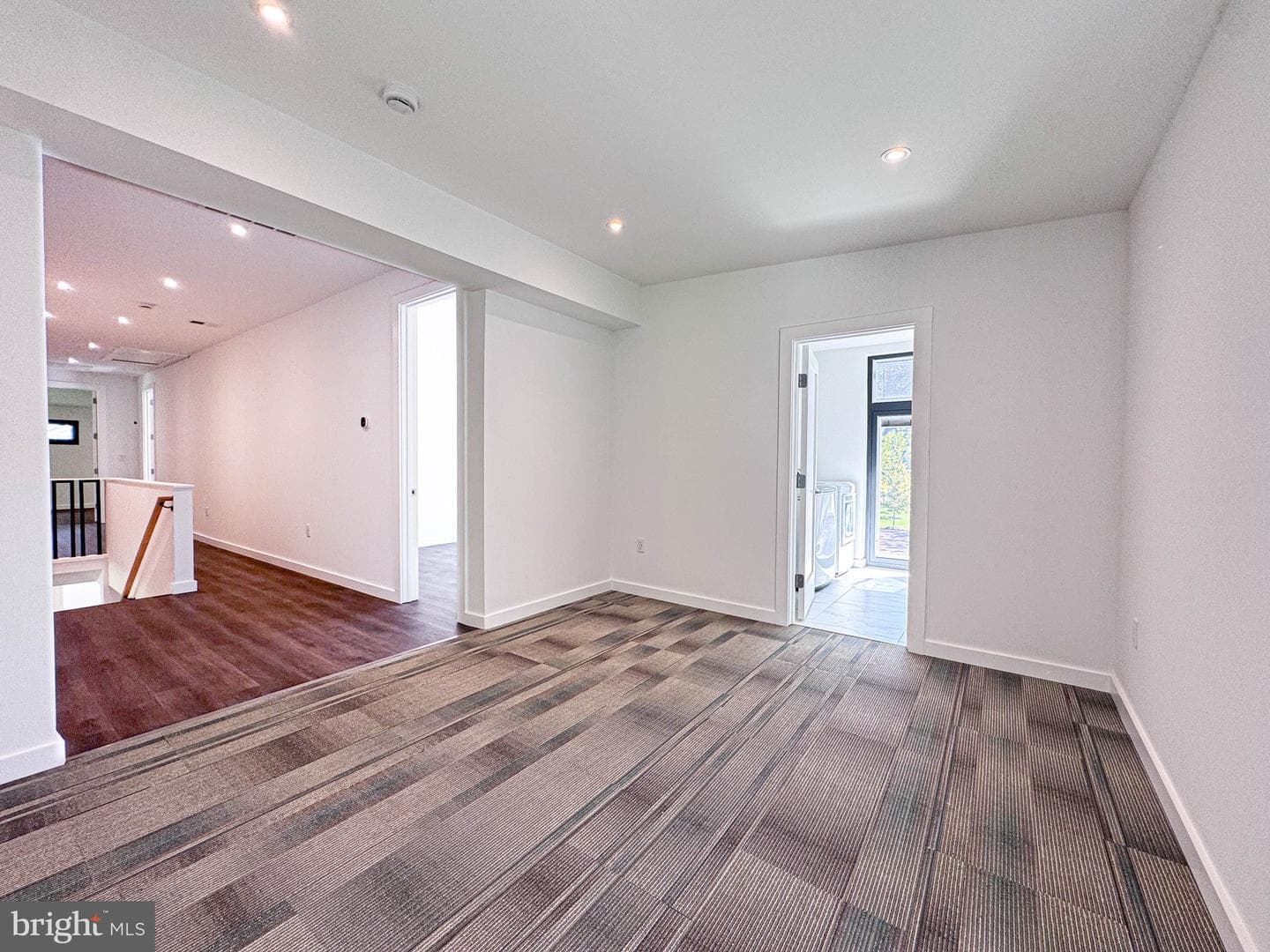 7405 Sportsman Drive photo 32