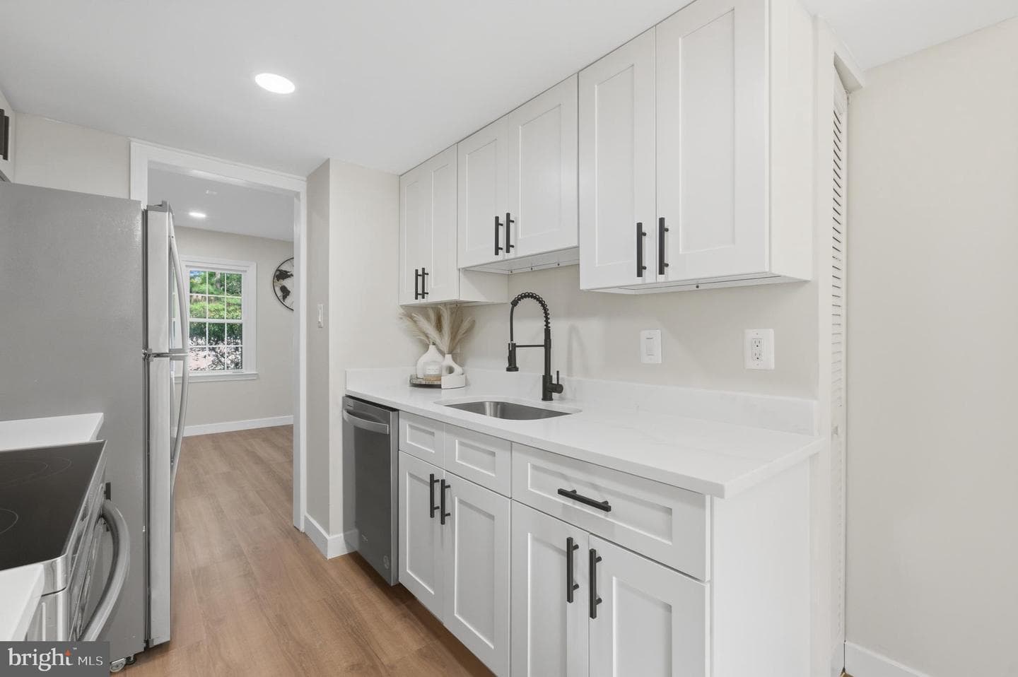 8575 Tyrolean Way photo 10