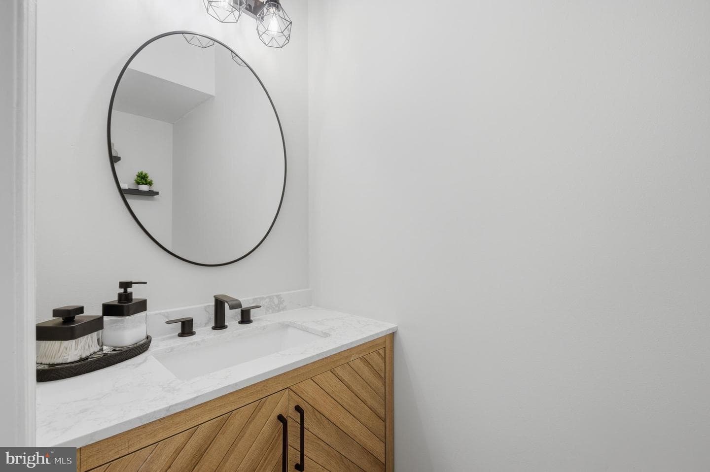 8575 Tyrolean Way photo 12