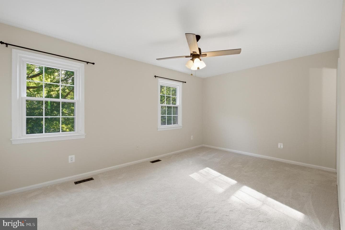 8575 Tyrolean Way photo 13