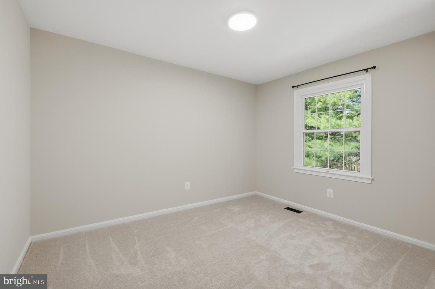 8575 Tyrolean Way photo 17