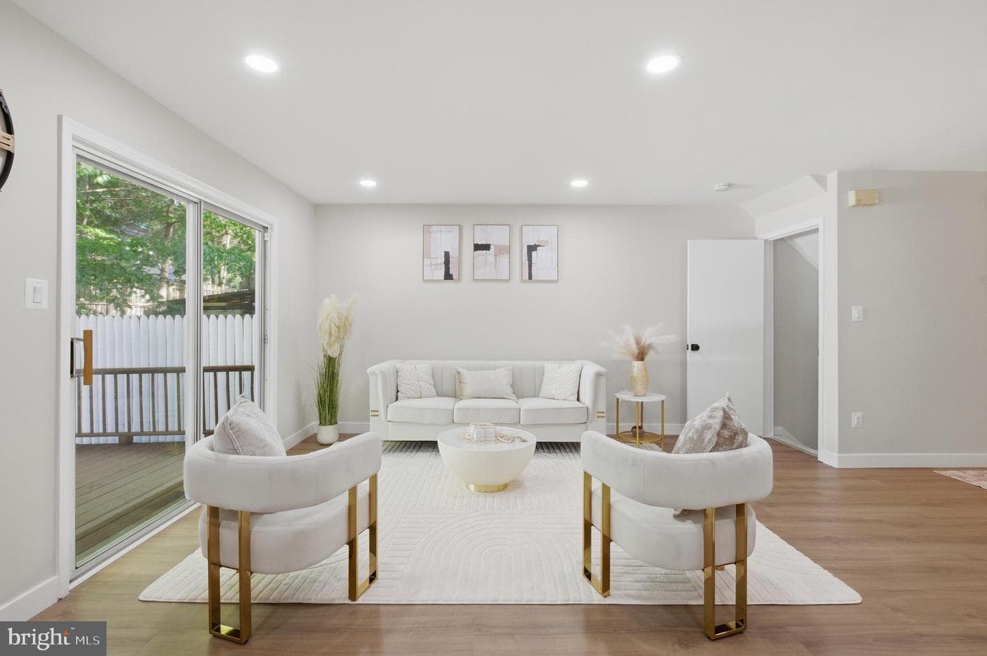 8575 Tyrolean Way photo 3