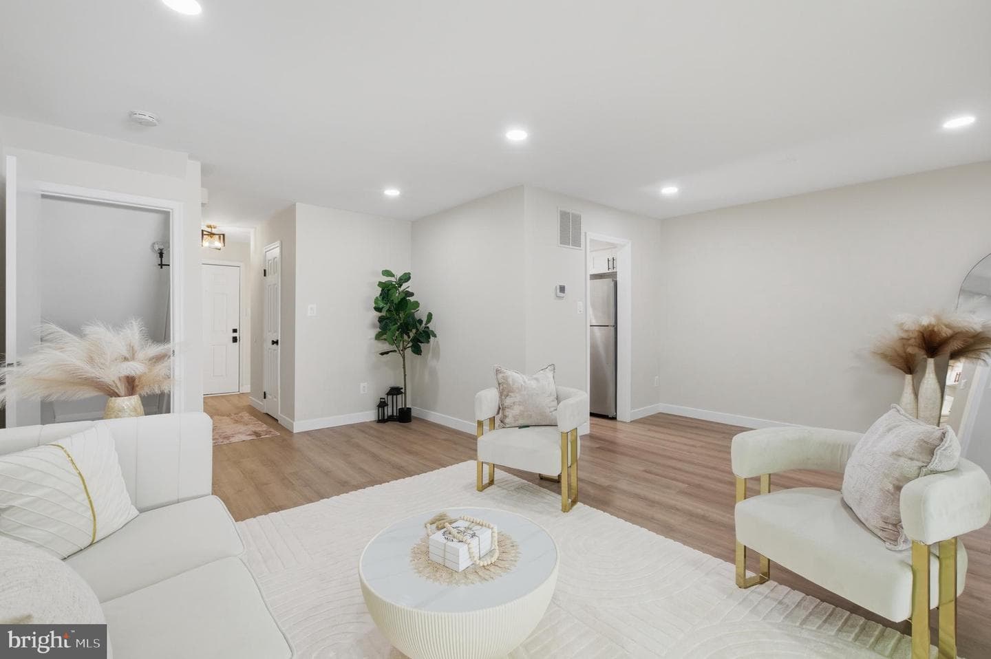8575 Tyrolean Way photo 4