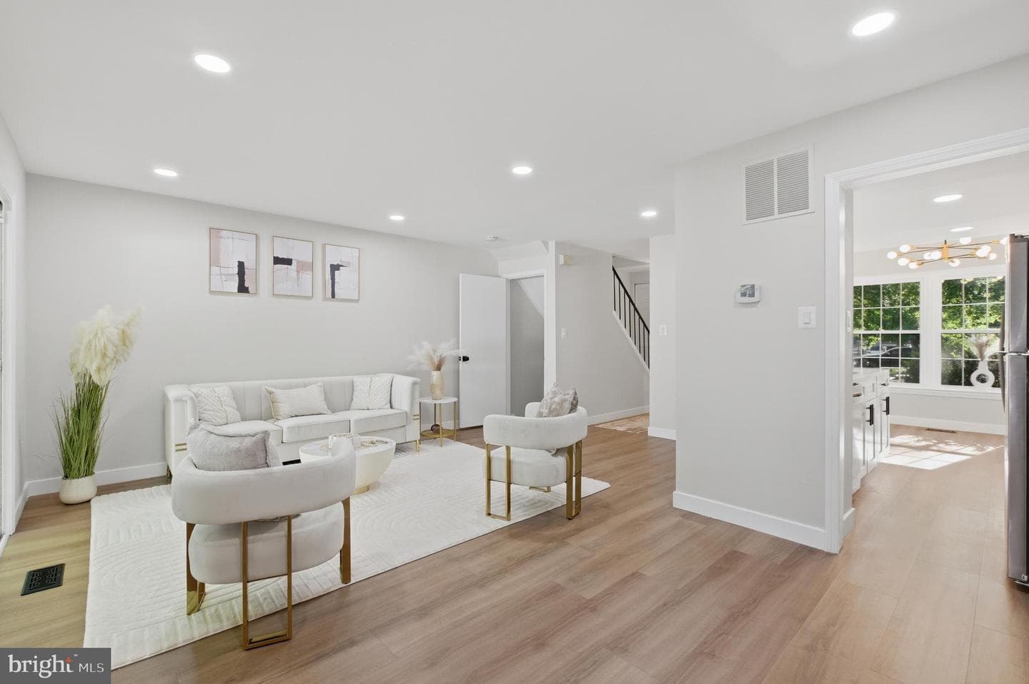 8575 Tyrolean Way photo 6