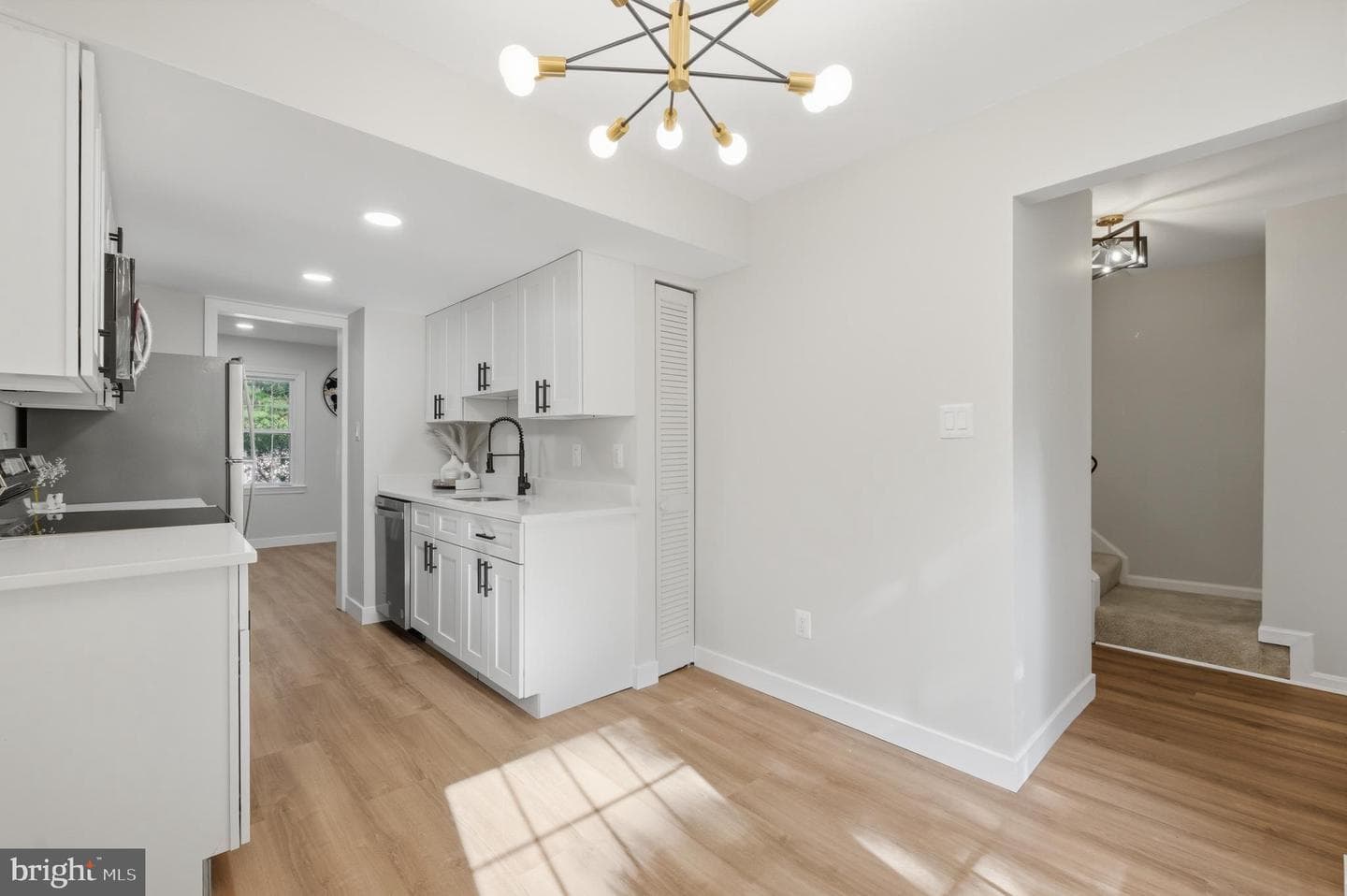 8575 Tyrolean Way photo 8