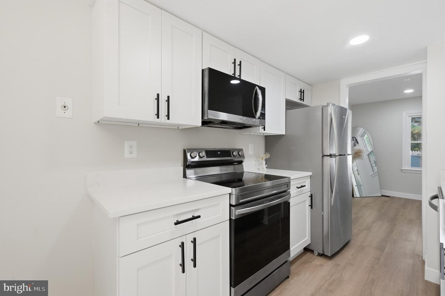 8575 Tyrolean Way photo 9