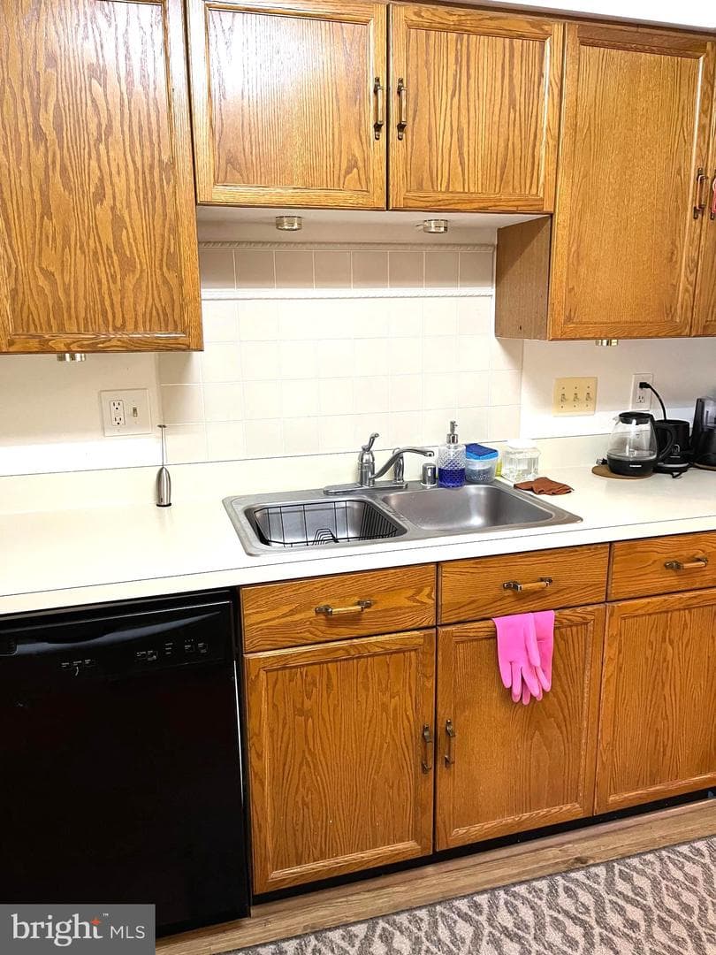 1106 Whitworth Court photo 15
