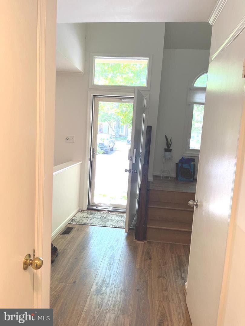 1106 Whitworth Court photo 7
