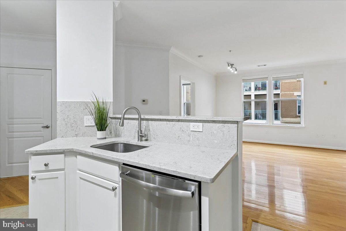 12000 Market Street #248 photo 10