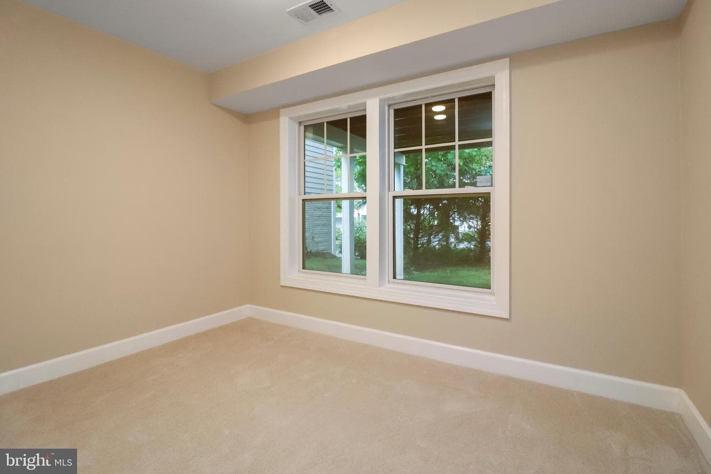 102 Pearl St photo 52