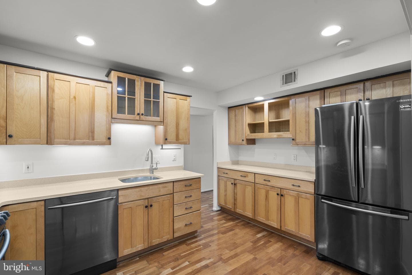 1631 Parkcrest Circle #8b/301 photo 16