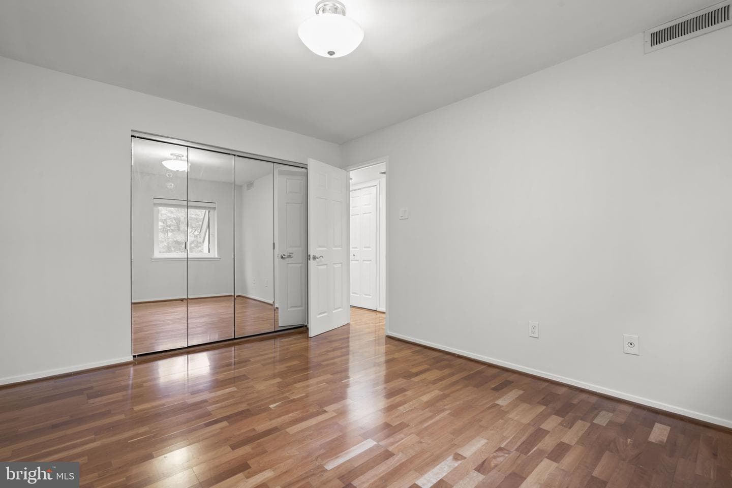 1631 Parkcrest Circle #8b/301 photo 23