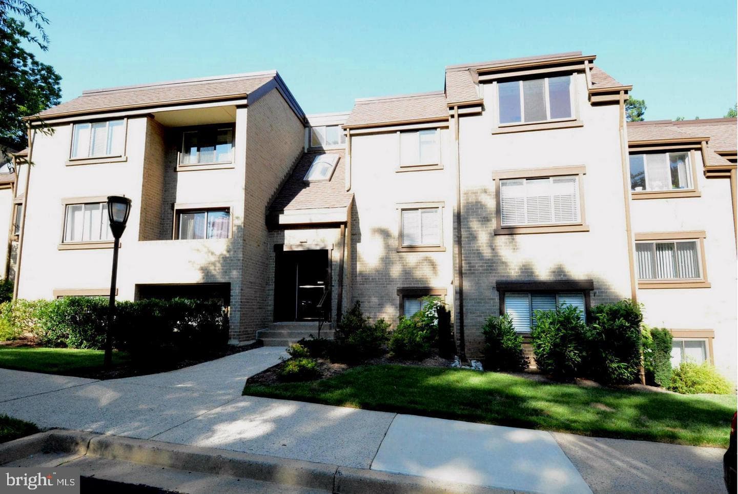 1631 Parkcrest Circle #8b/301 photo 4