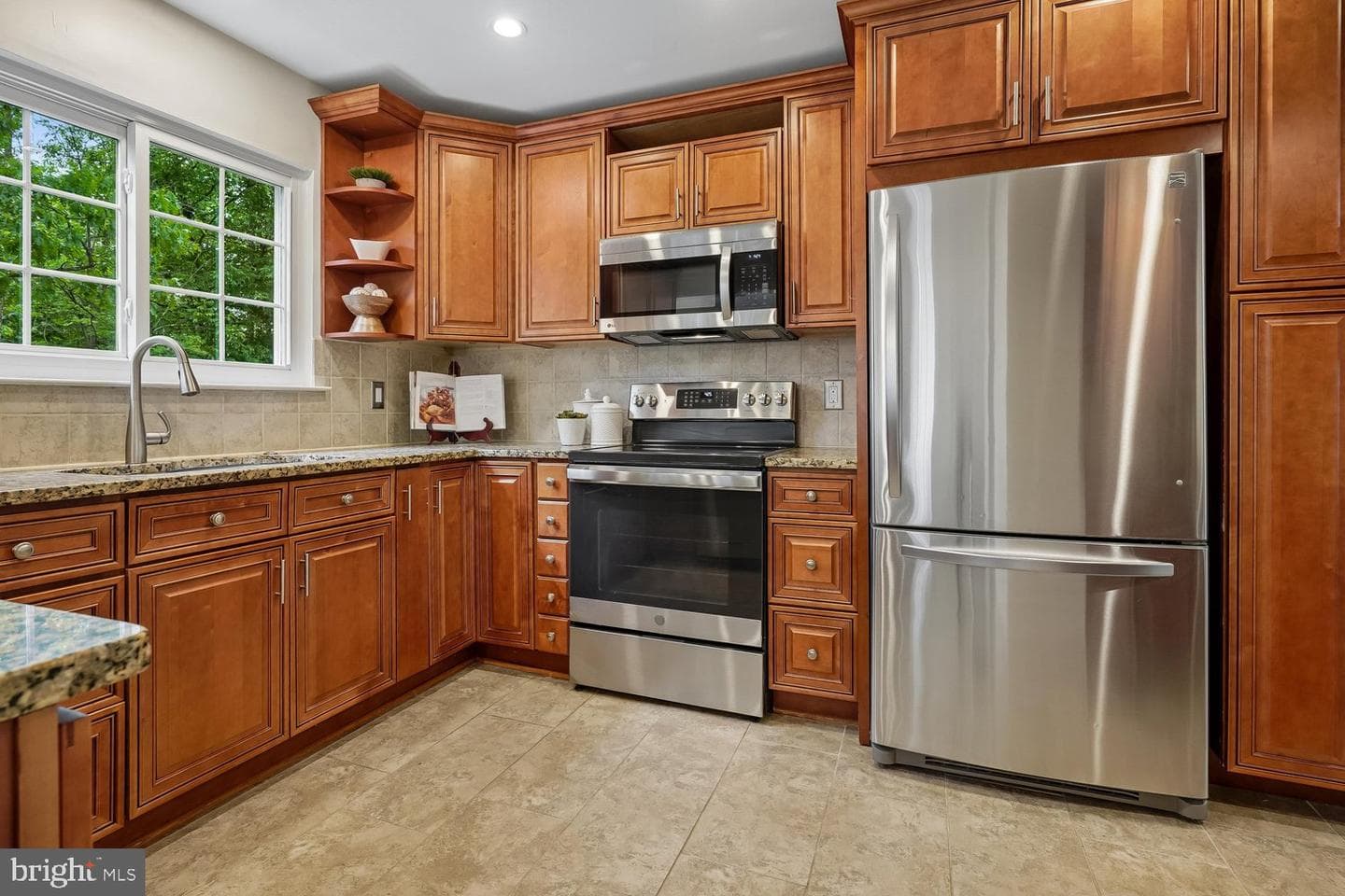 13484 Lake Shore photo 19