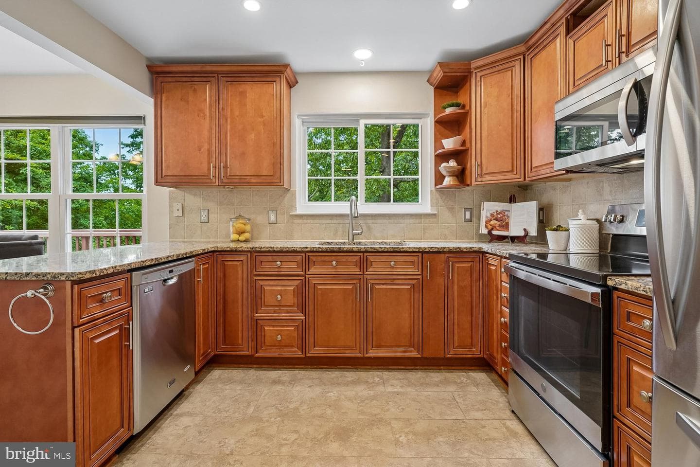 13484 Lake Shore photo 20