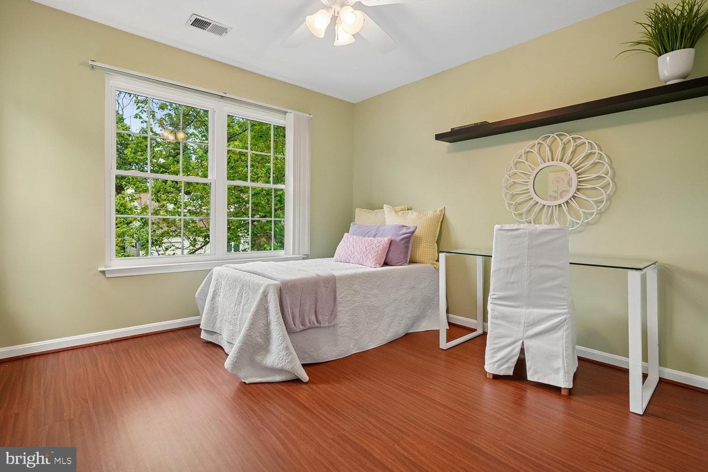 13484 Lake Shore photo 32