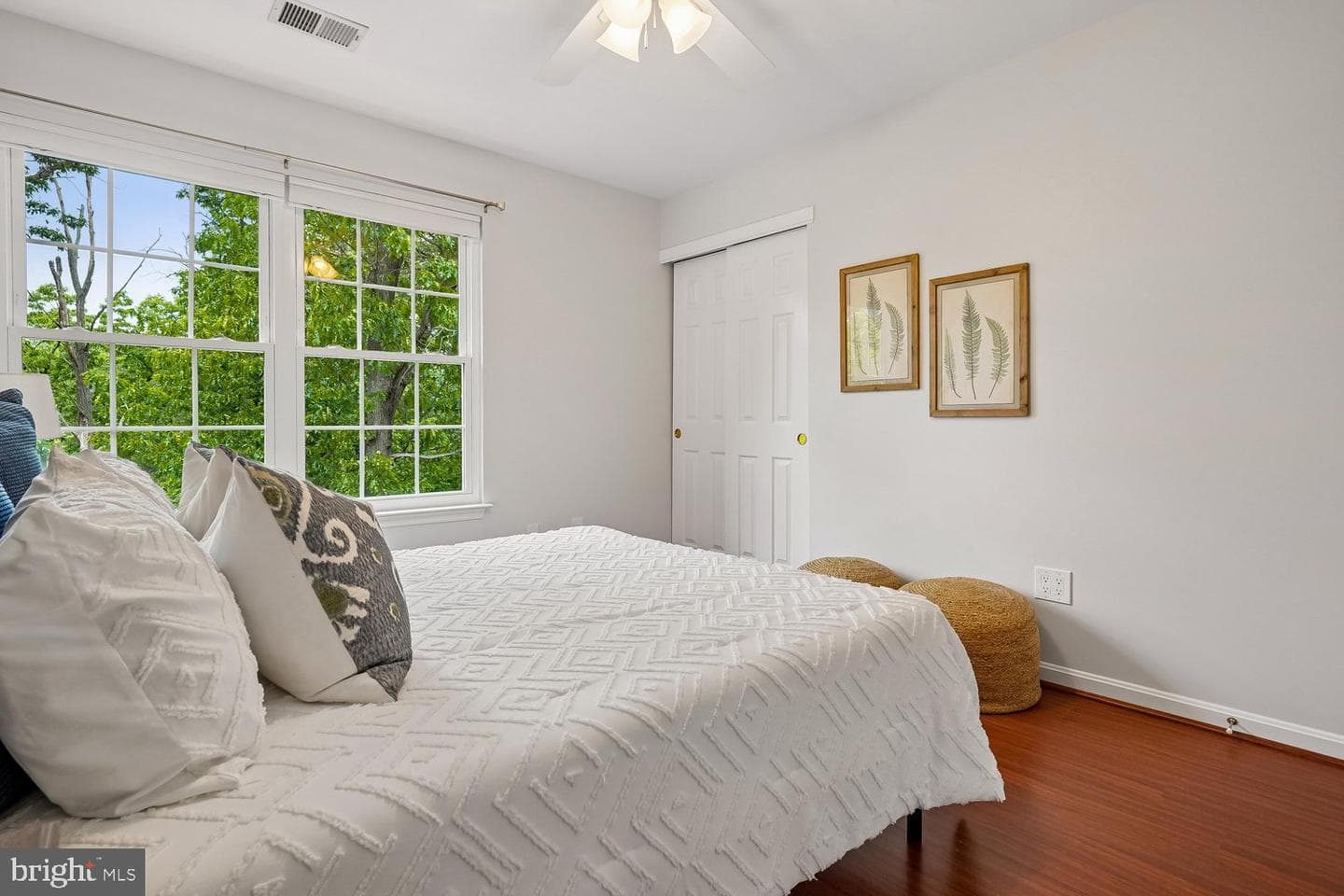 13484 Lake Shore photo 35