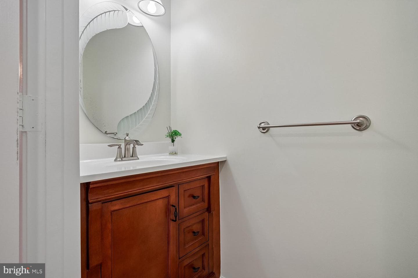 13484 Lake Shore photo 37