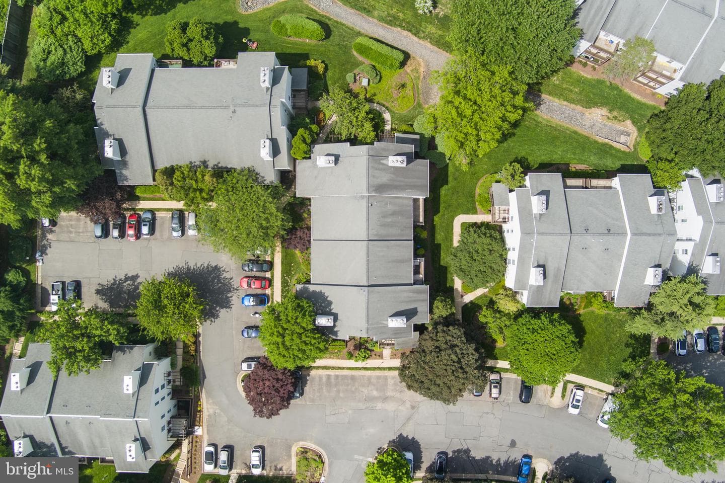10143 Oakton Terrace Road photo 1