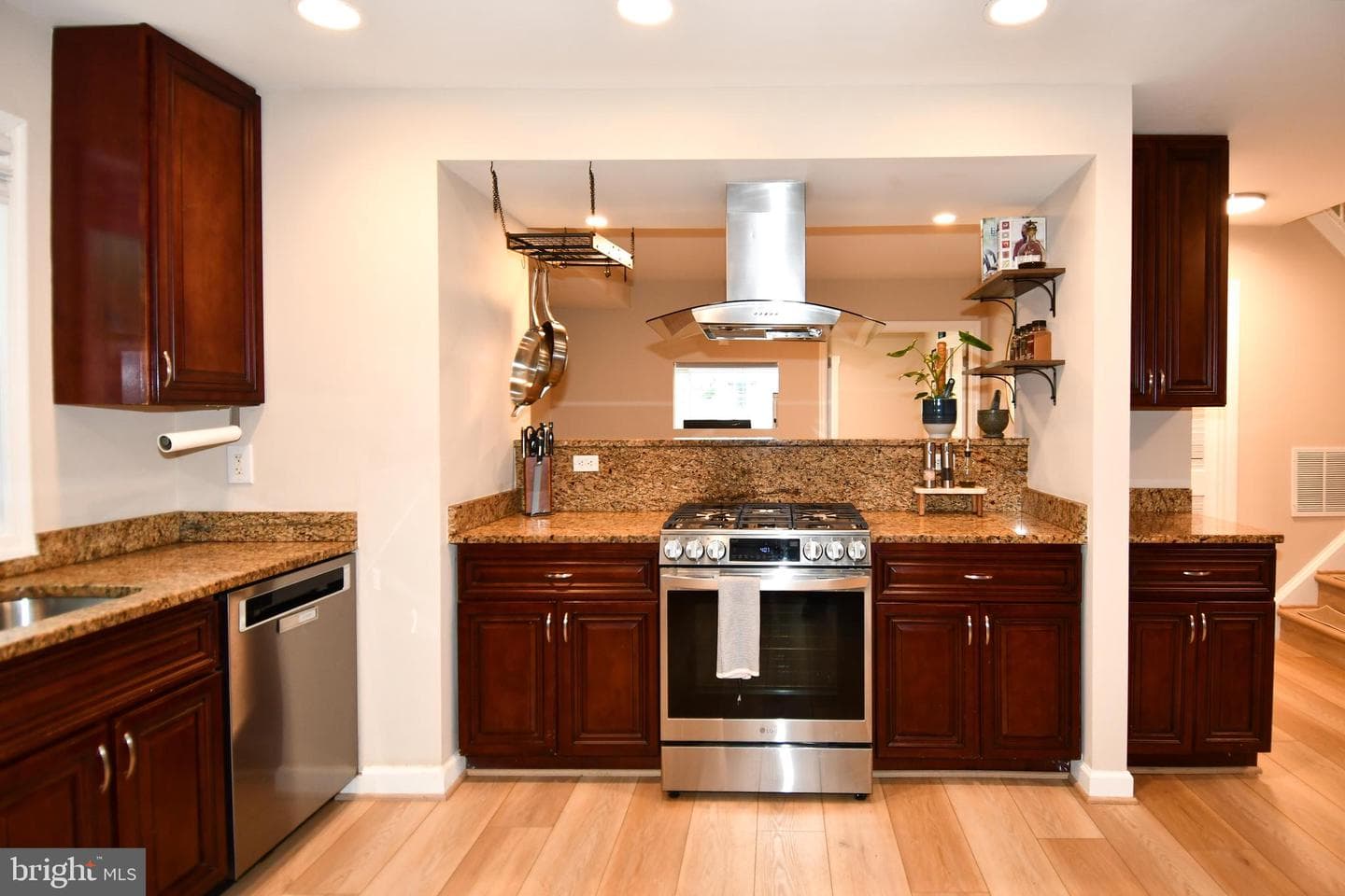 13703 Lynncroft Drive photo 8