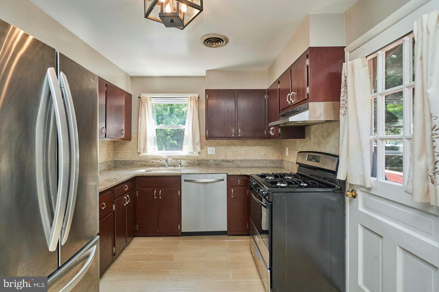 2843 Annandale Road photo 11