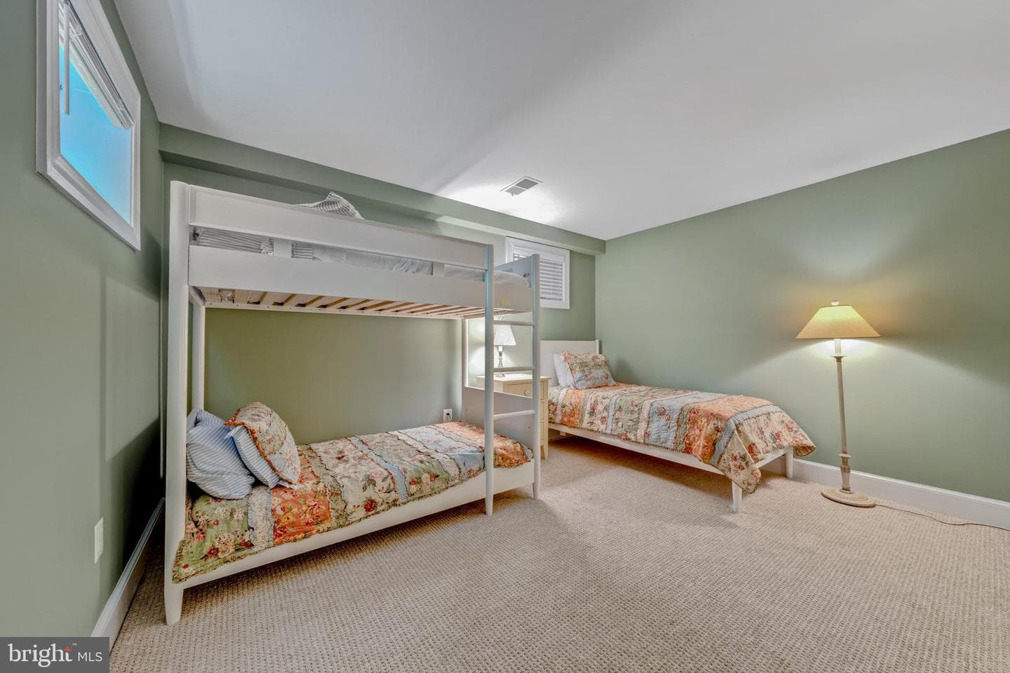 2402 Oakmont Court photo 56