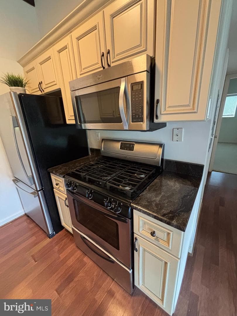 4901 Americana Drive #202 photo 10