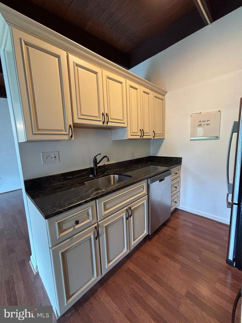 4901 Americana Drive #202 photo 11
