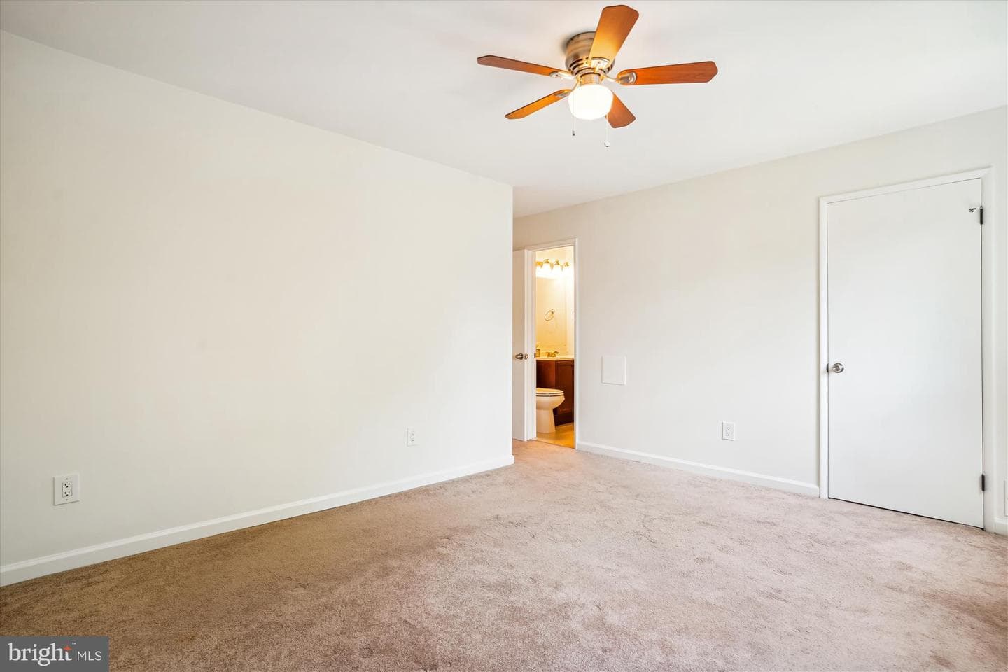 9082 Arlington Boulevard photo 21