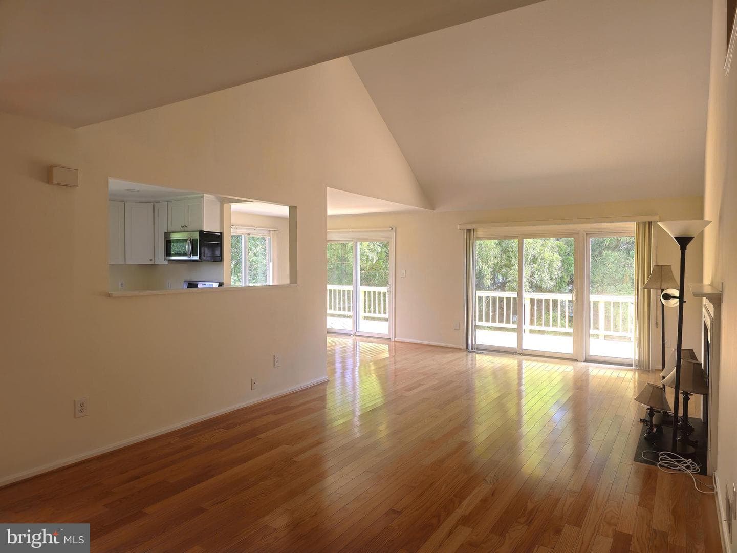 4507 Highland Green Court photo 6