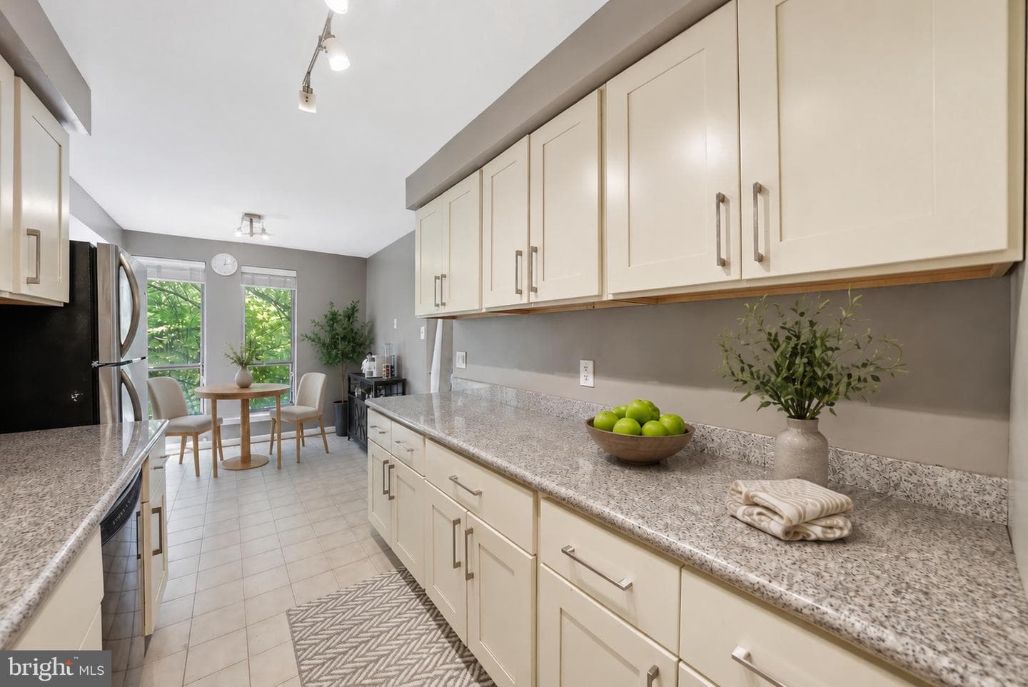 11252 Chestnut Grove Square #248 photo 8