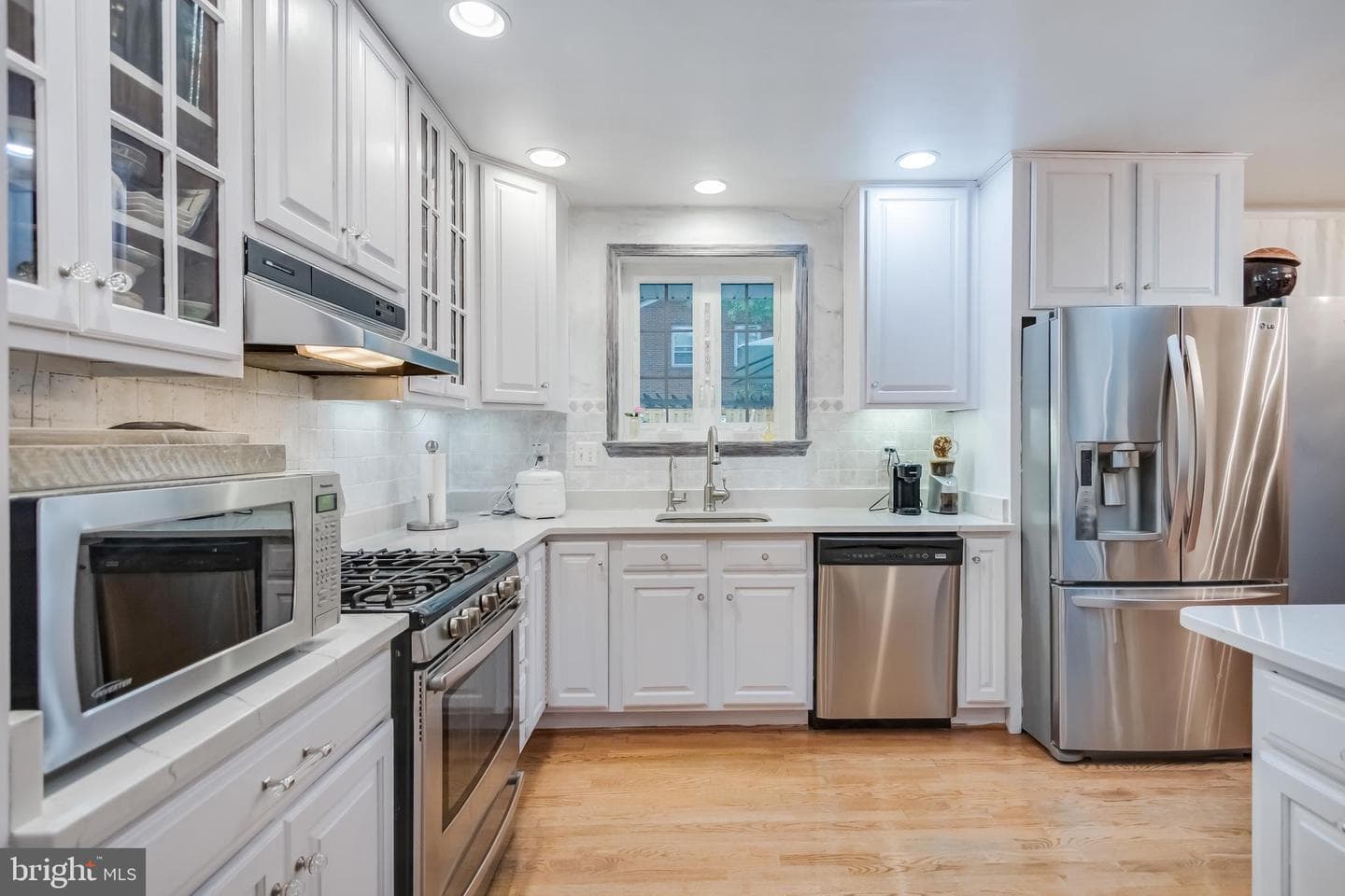 10500 Linfield Street photo 12