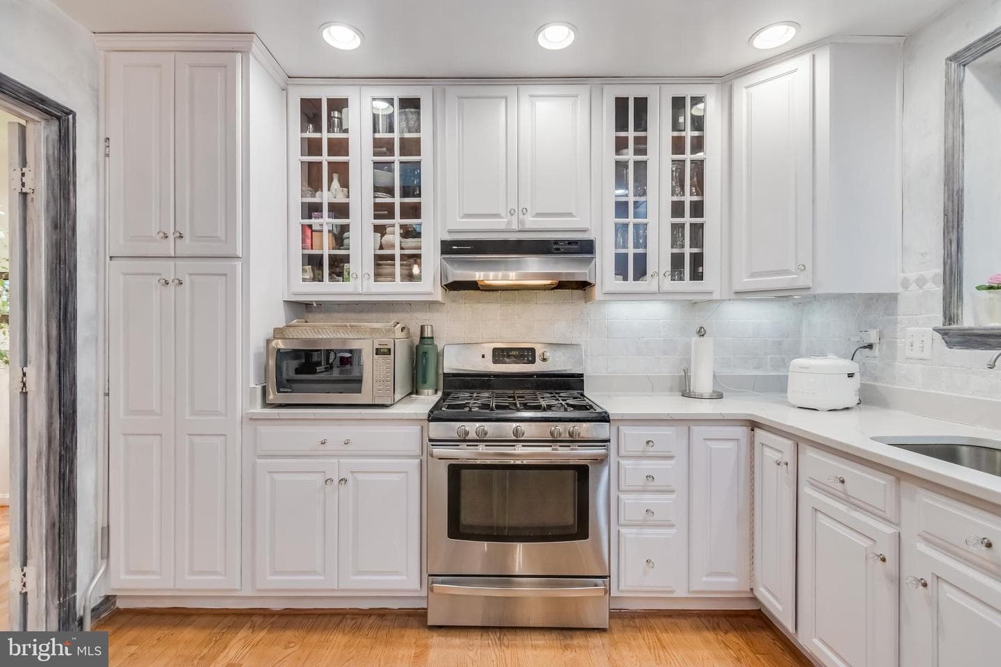 10500 Linfield Street photo 14