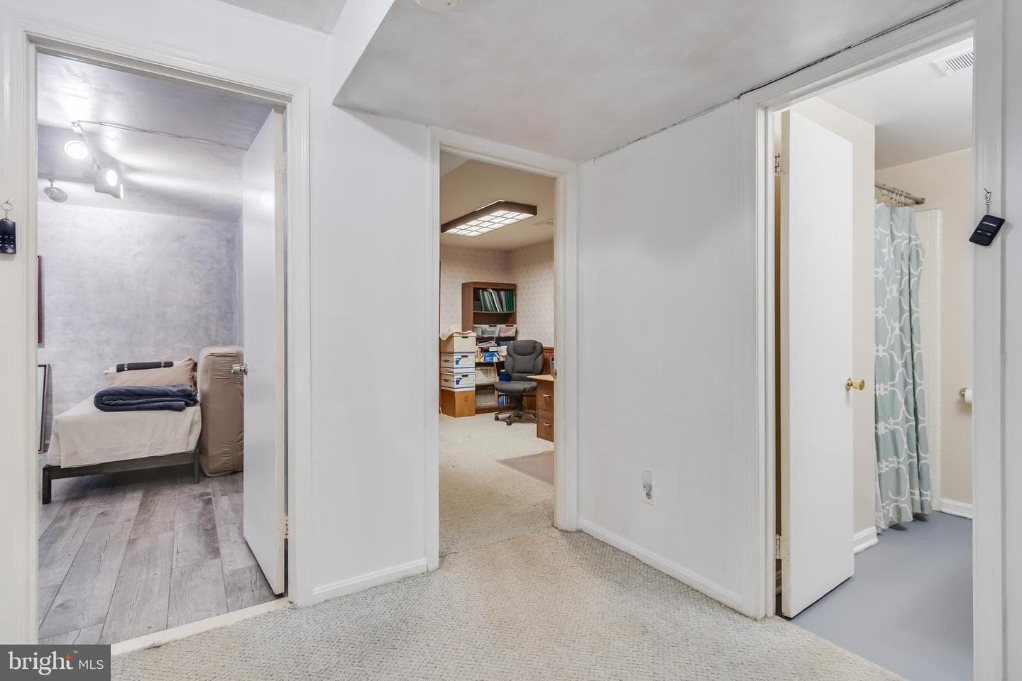 10500 Linfield Street photo 37