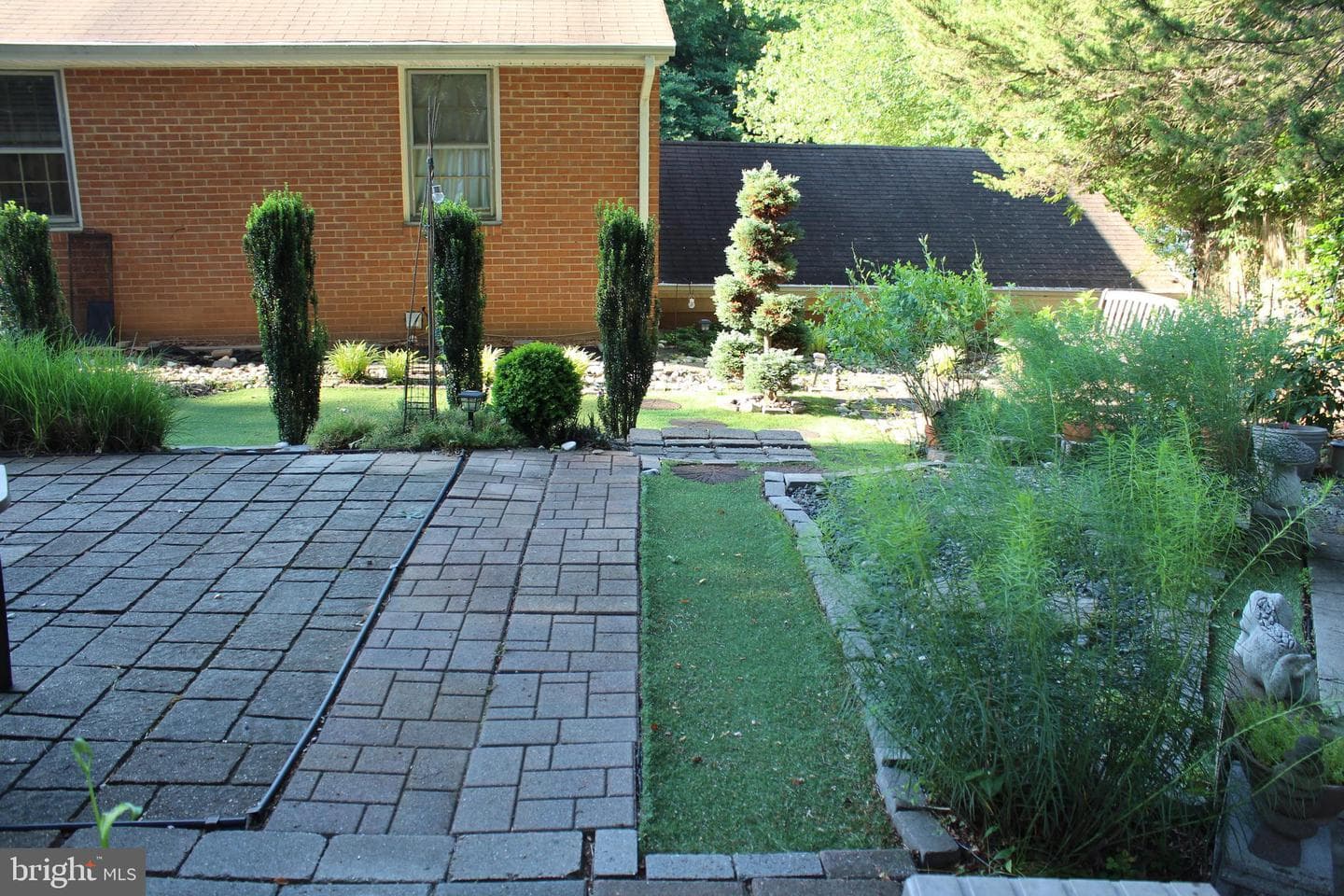 10500 Linfield Street photo 45