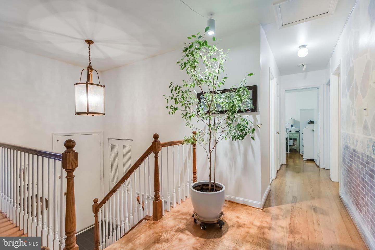 10500 Linfield Street photo 8