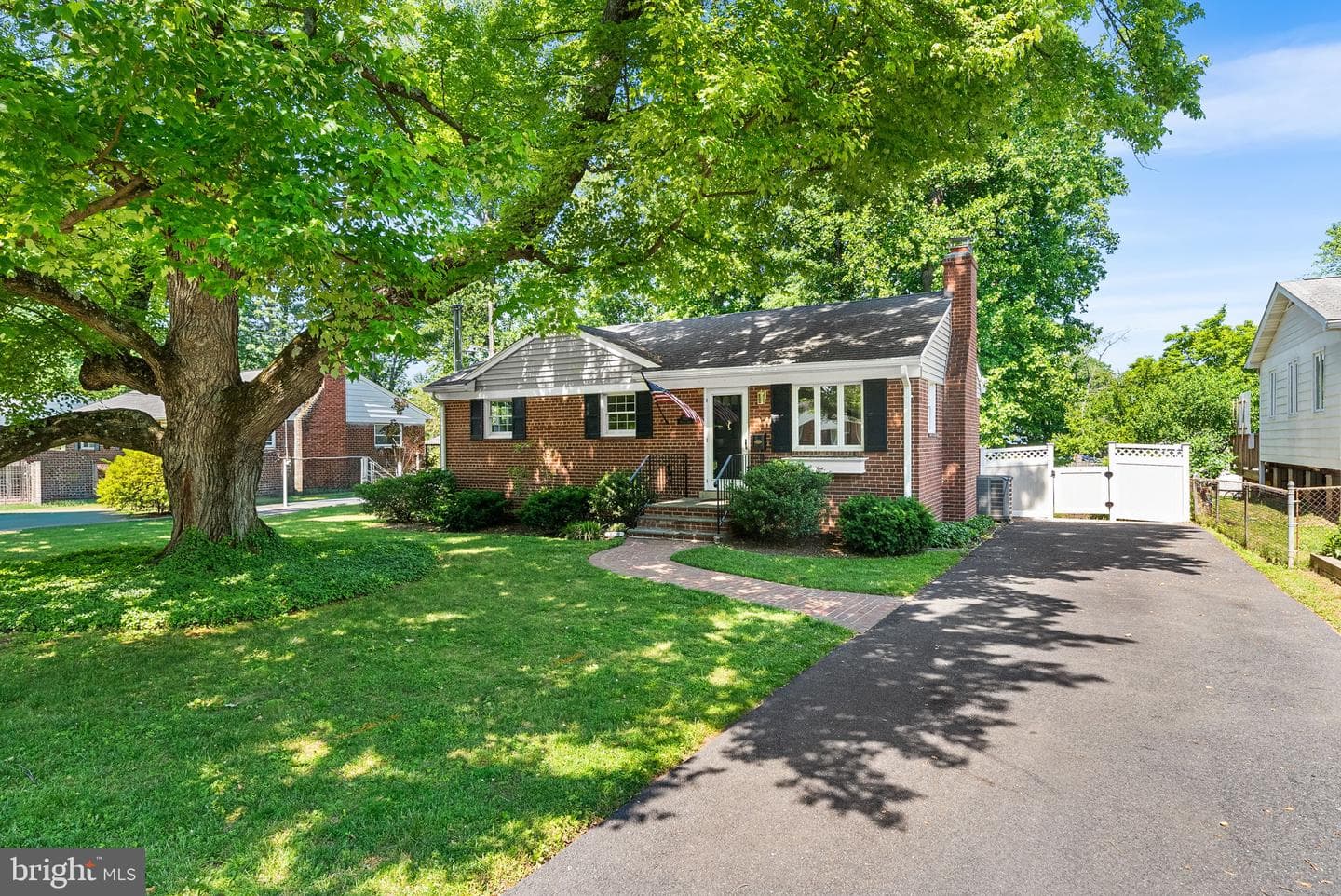 3220 Norfolk Lane photo 2