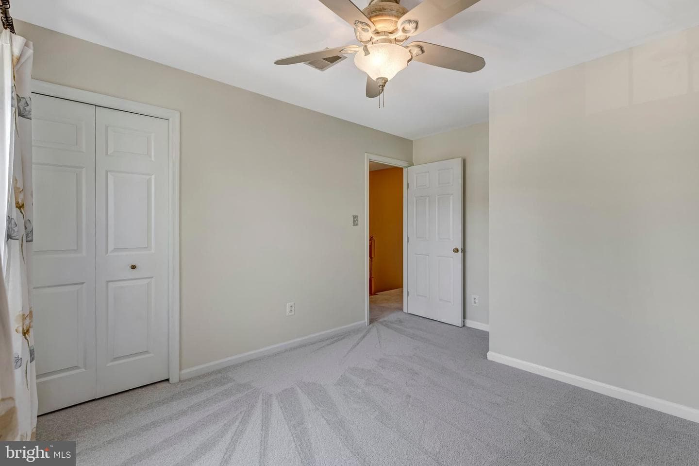 7706 Effingham Square photo 31