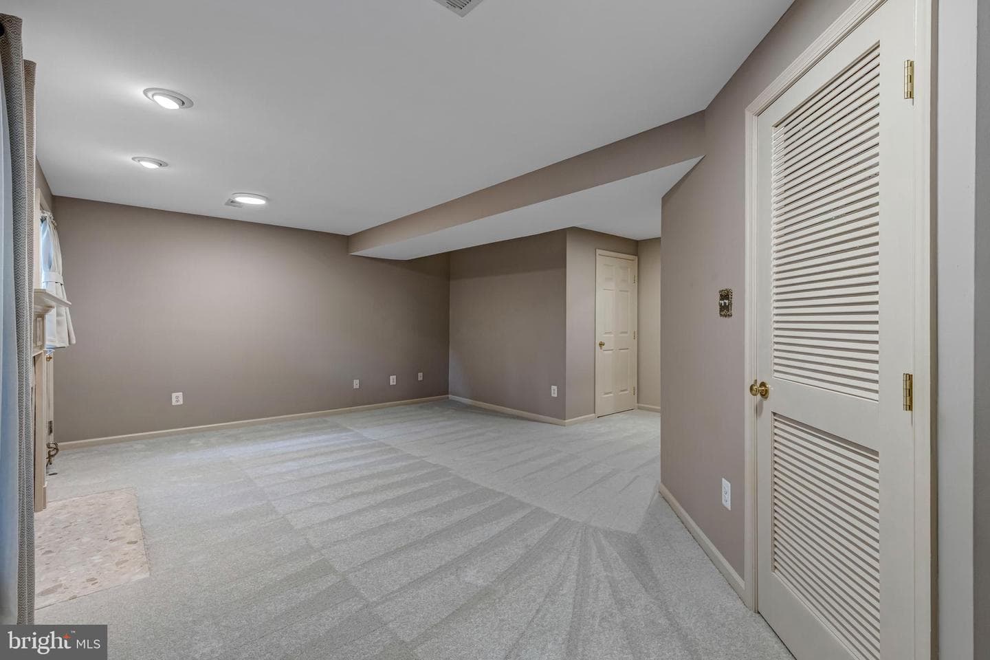 7706 Effingham Square photo 46