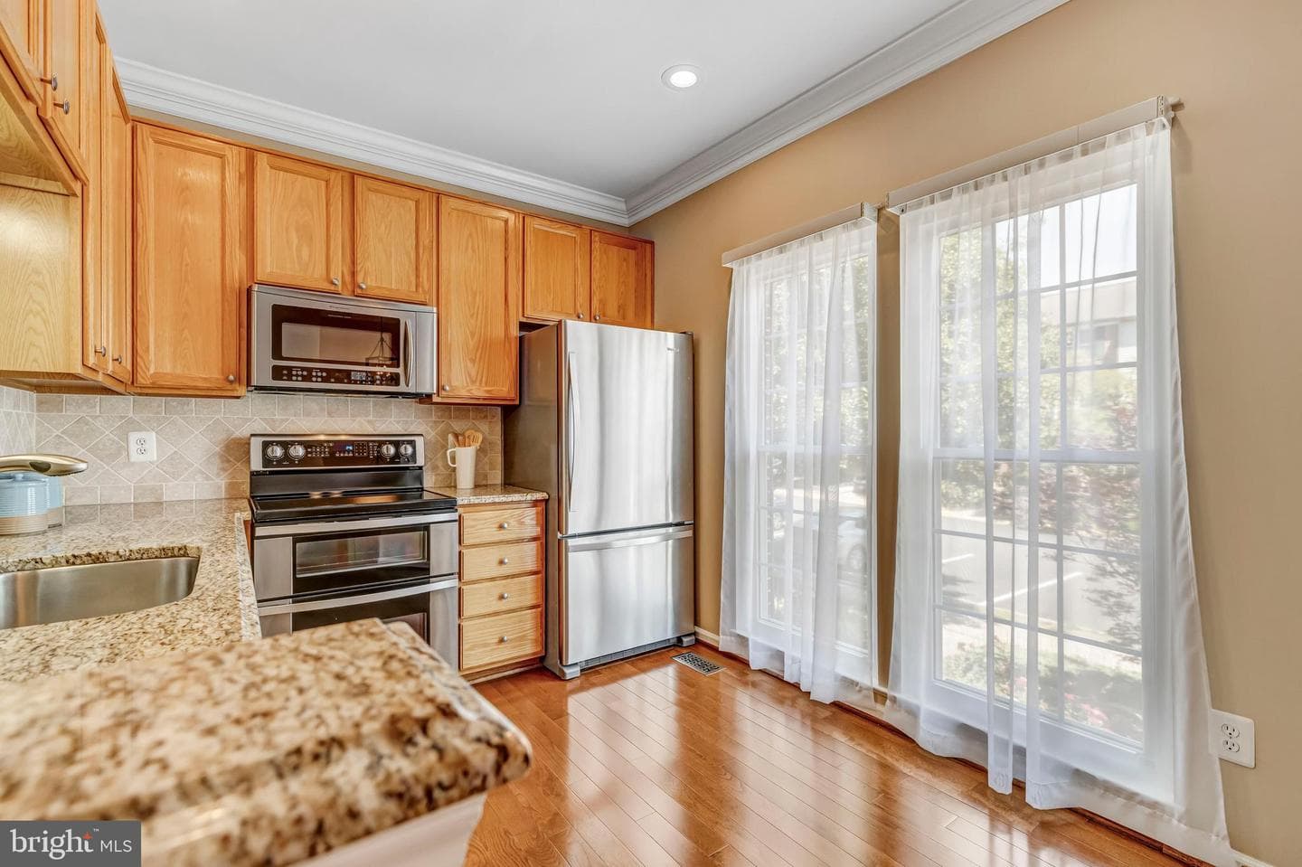 7706 Effingham Square photo 9