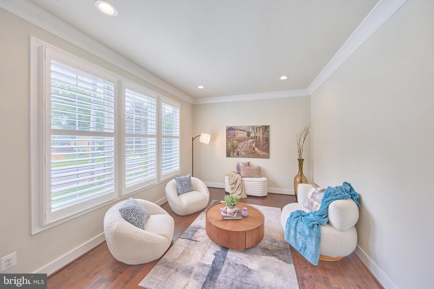605 Meadow Lane SW photo 3