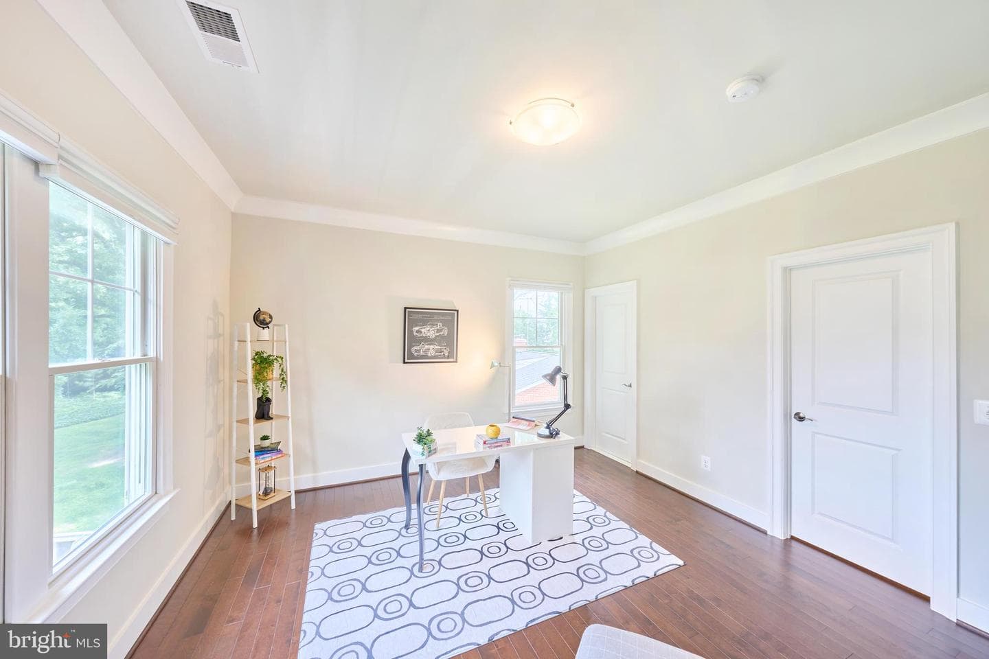 605 Meadow Lane SW photo 32