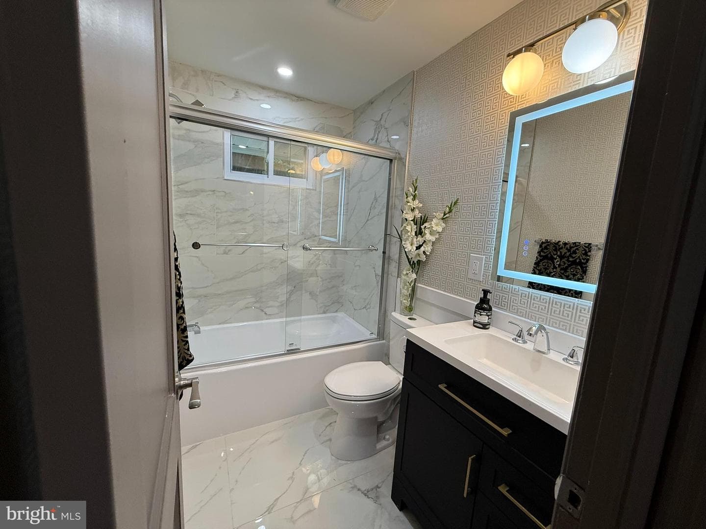 3020 Fredsen Place photo 14