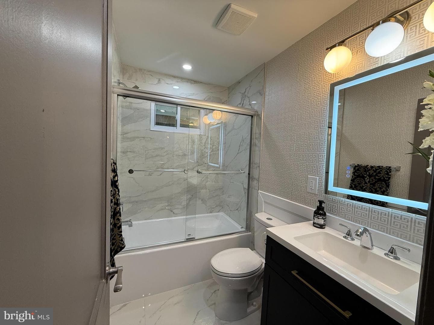 3020 Fredsen Place photo 15
