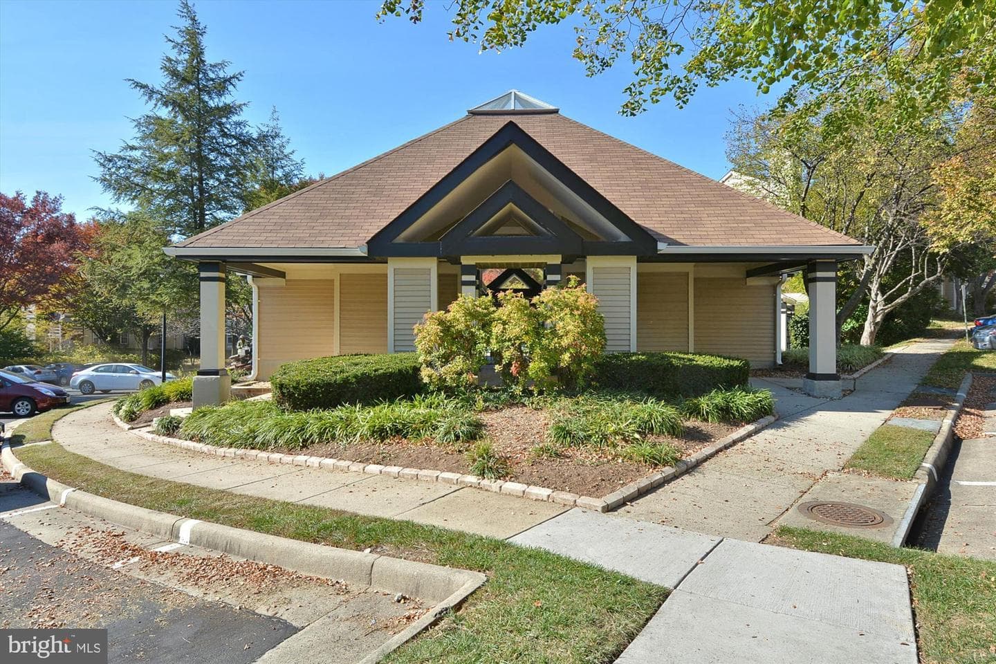 4555 Interlachen Court #j photo 32