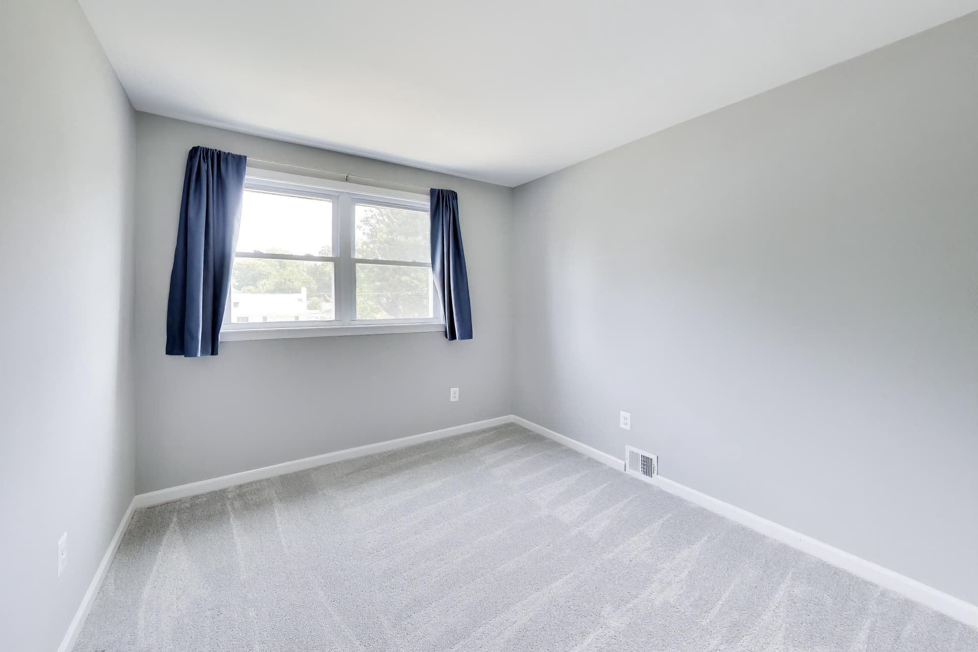 5816 Amelia Street photo 19