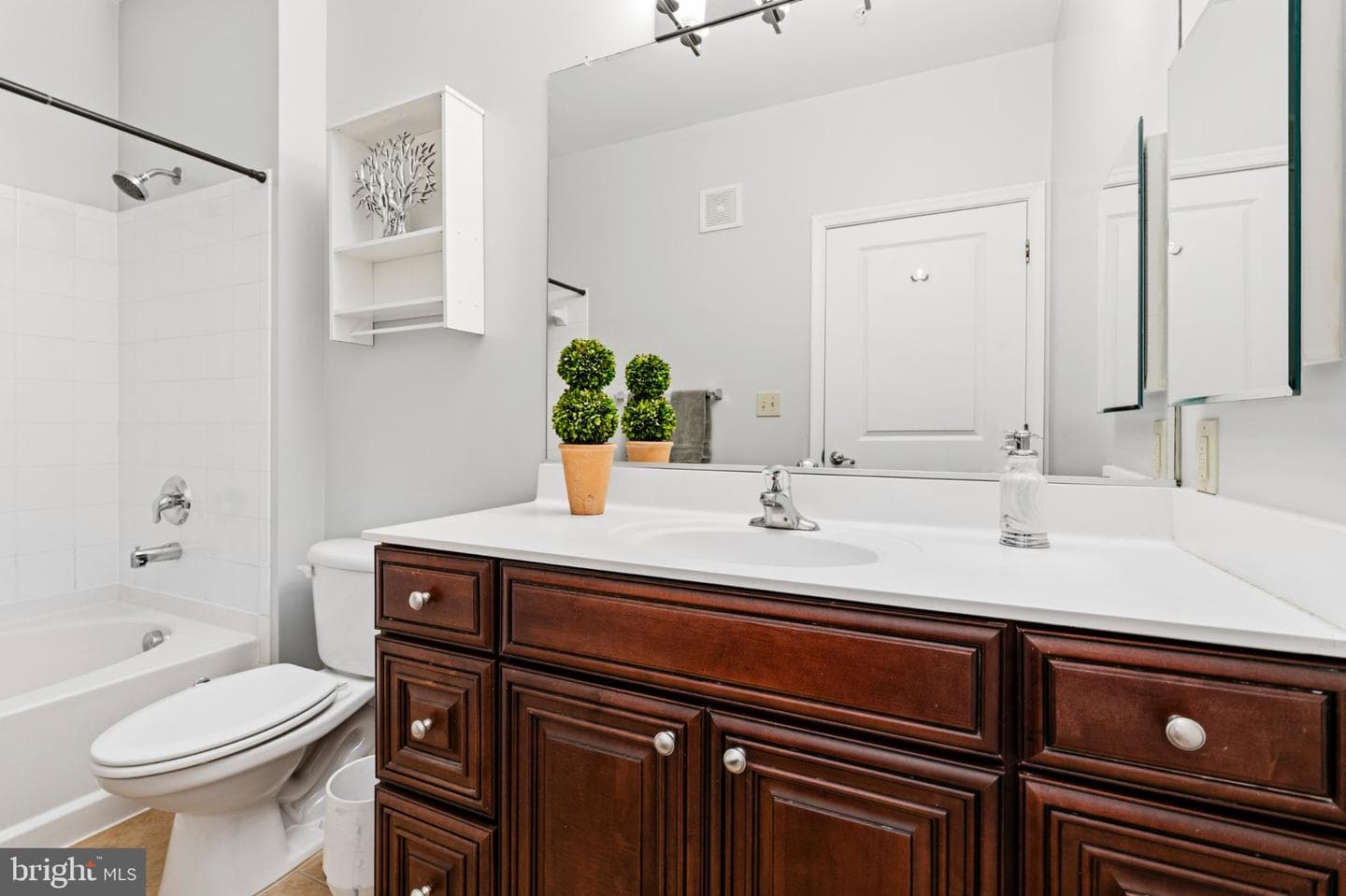 2665 Prosperity Avenue #105 photo 11