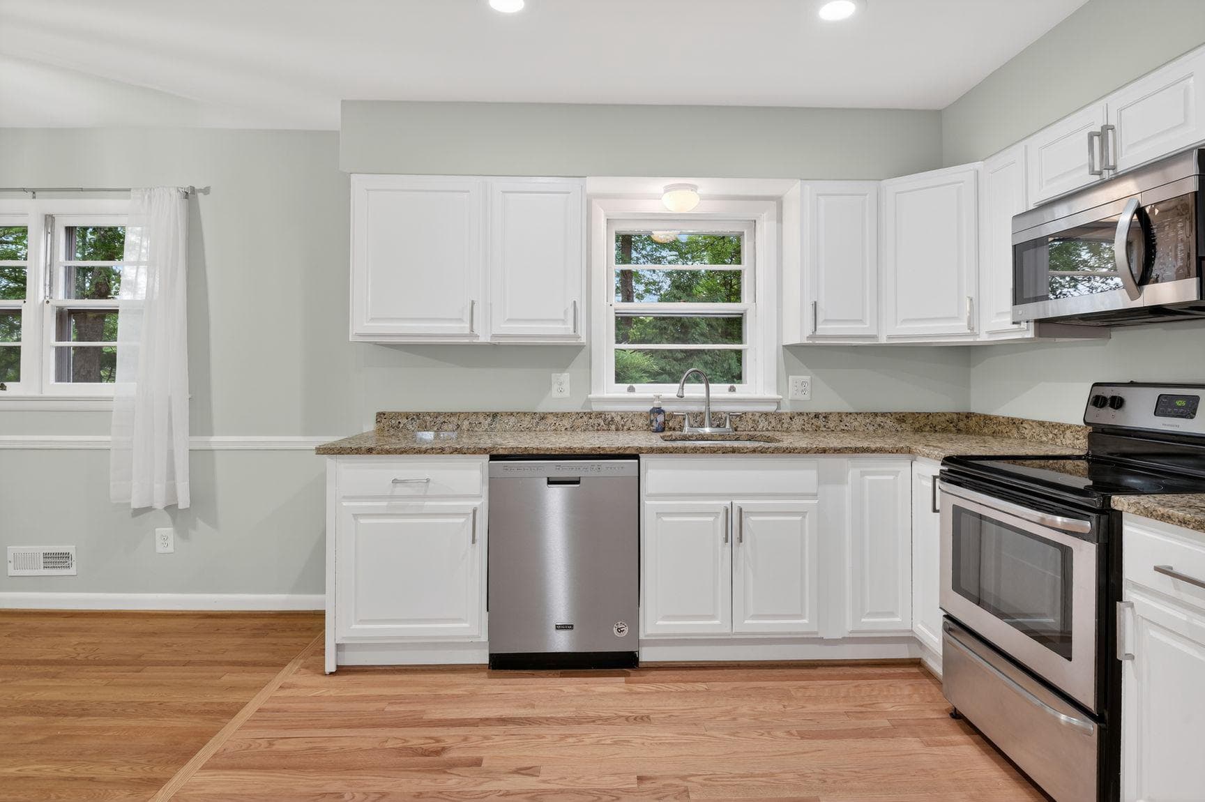 6530 Fairlawn Drive photo 4